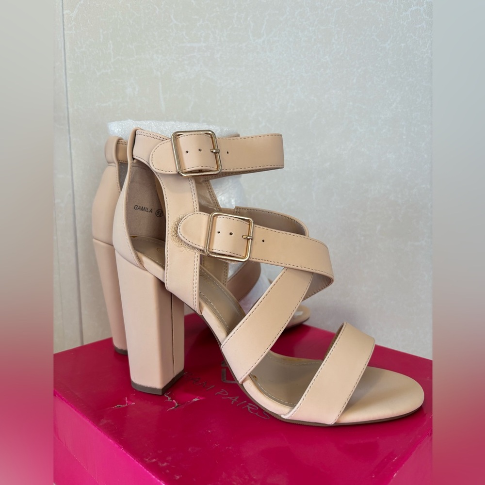 Dream Pairs | Tan Strappy Block Heels | Size 8 1/2 - Picture 3 of 5